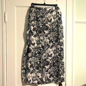 Wide leg light weight pants stretchy waist with pockets